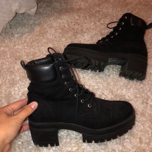 Chunky sole lace-up platform boots